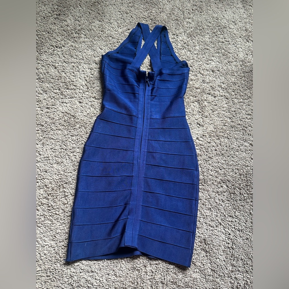 Blue bandage dress.

Bust 10.5lN
Length 30IN - Picture 2 of 2
